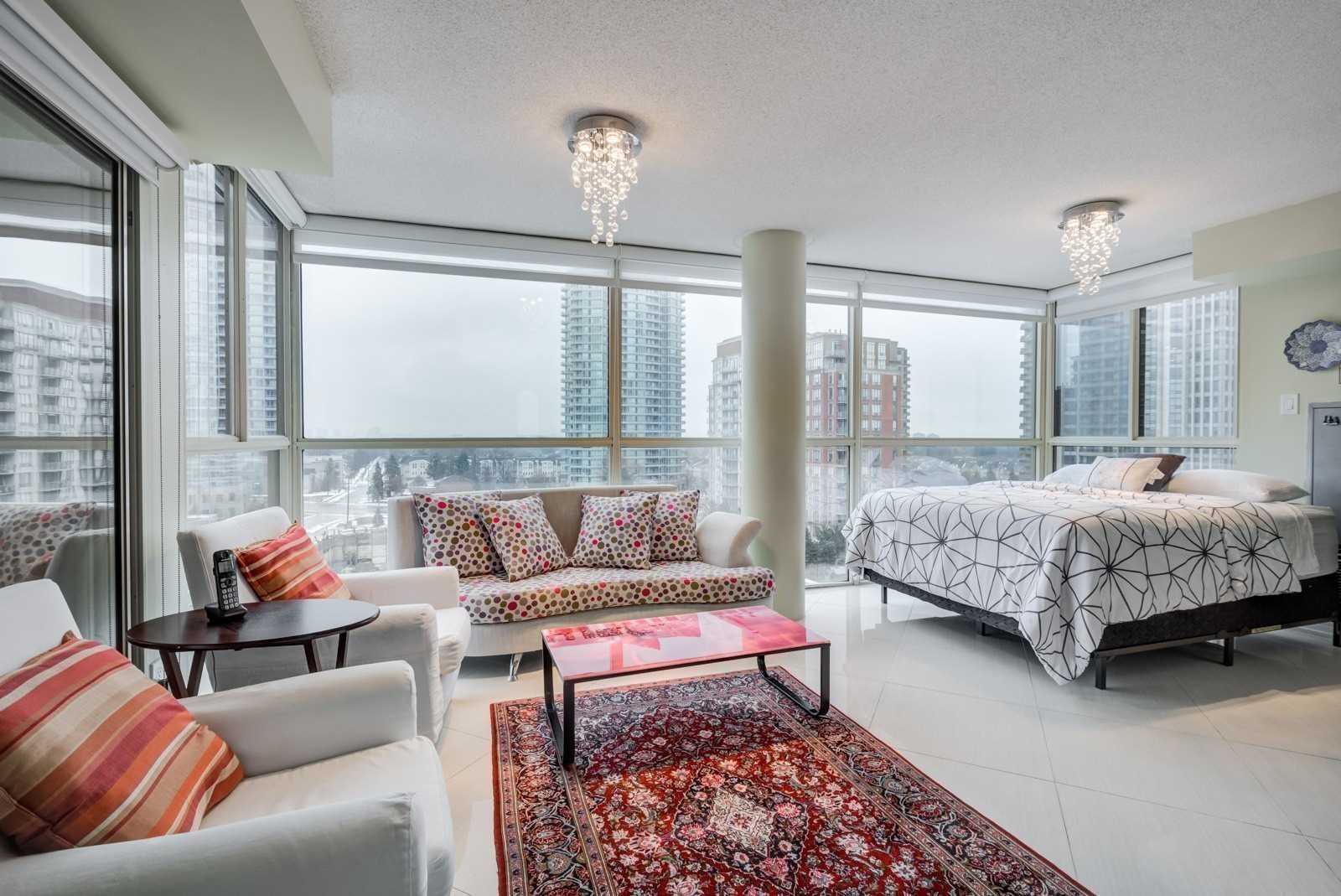 5460 Yonge Street, #807