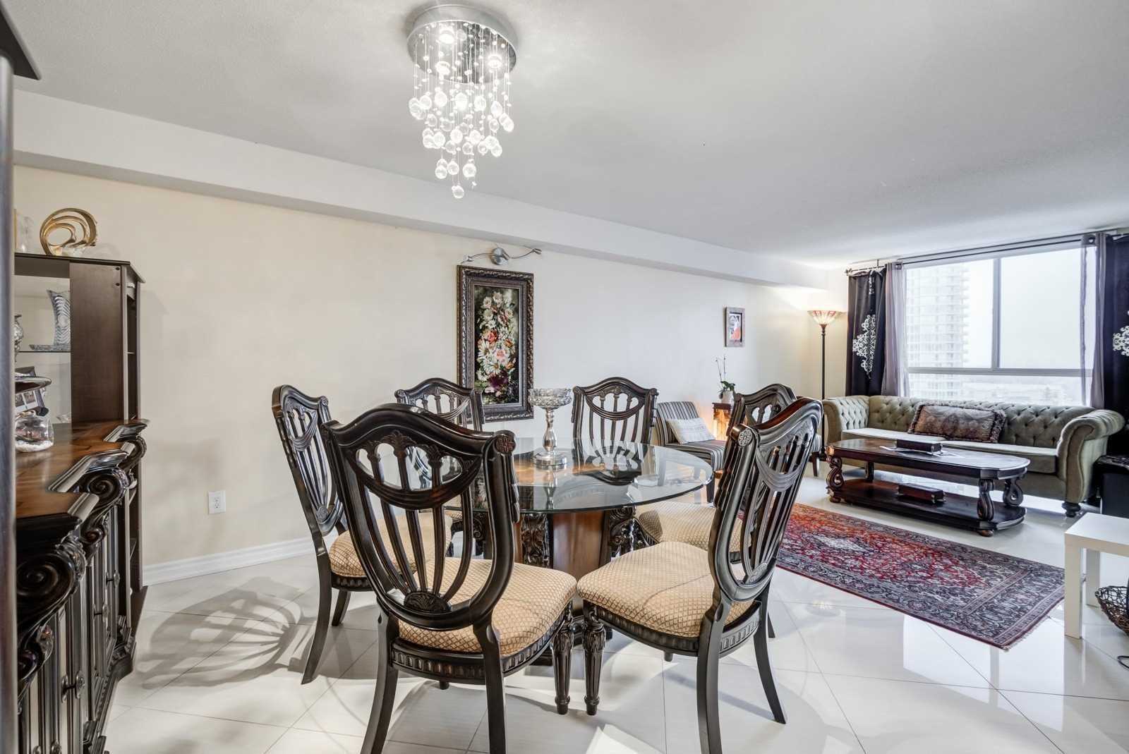 5460 Yonge Street, #807