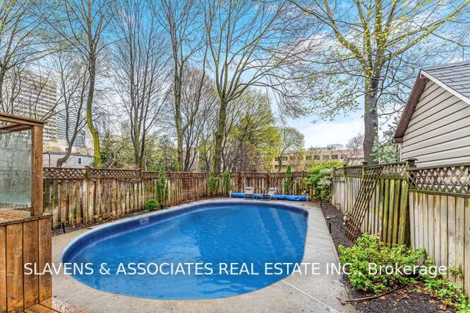 127 Orchard View Boulevard