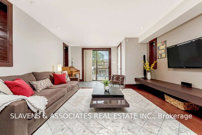127 Orchard View Boulevard