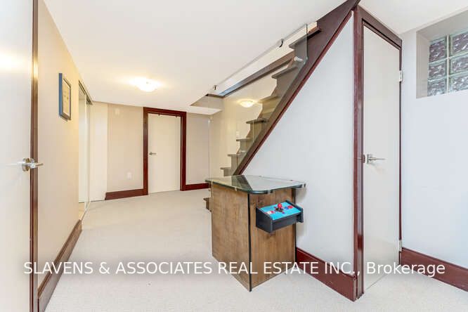 127 Orchard View Boulevard