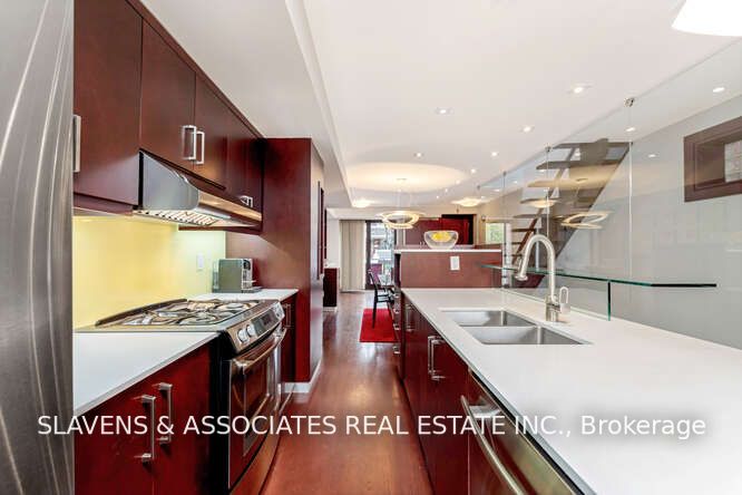 127 Orchard View Boulevard