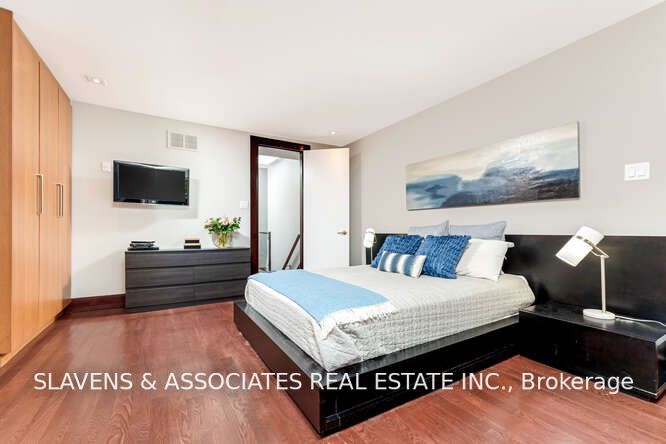 127 Orchard View Boulevard