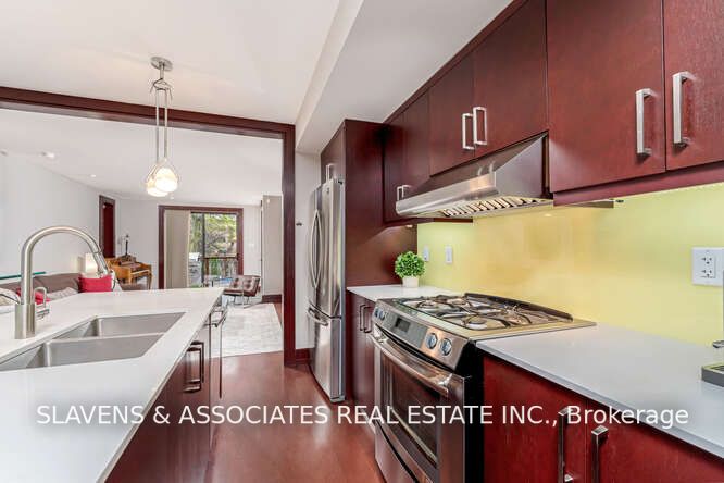 127 Orchard View Boulevard