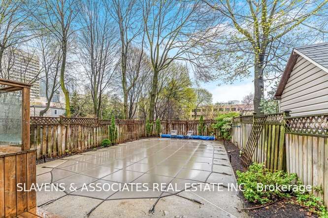 127 Orchard View Boulevard