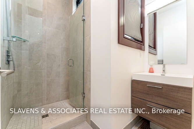 127 Orchard View Boulevard