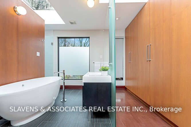 127 Orchard View Boulevard