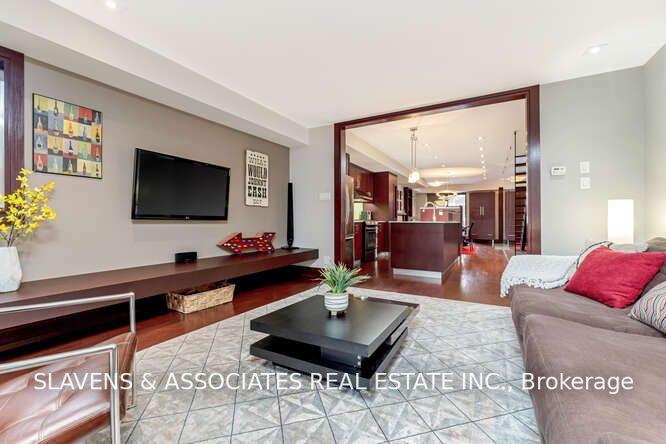 127 Orchard View Boulevard