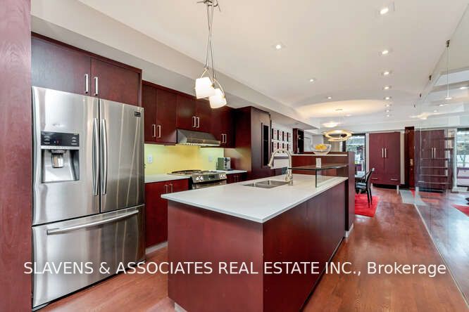 127 Orchard View Boulevard