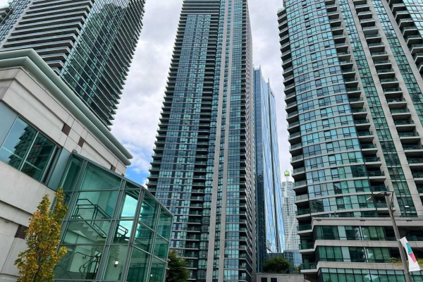 16 Harbour St, Toronto