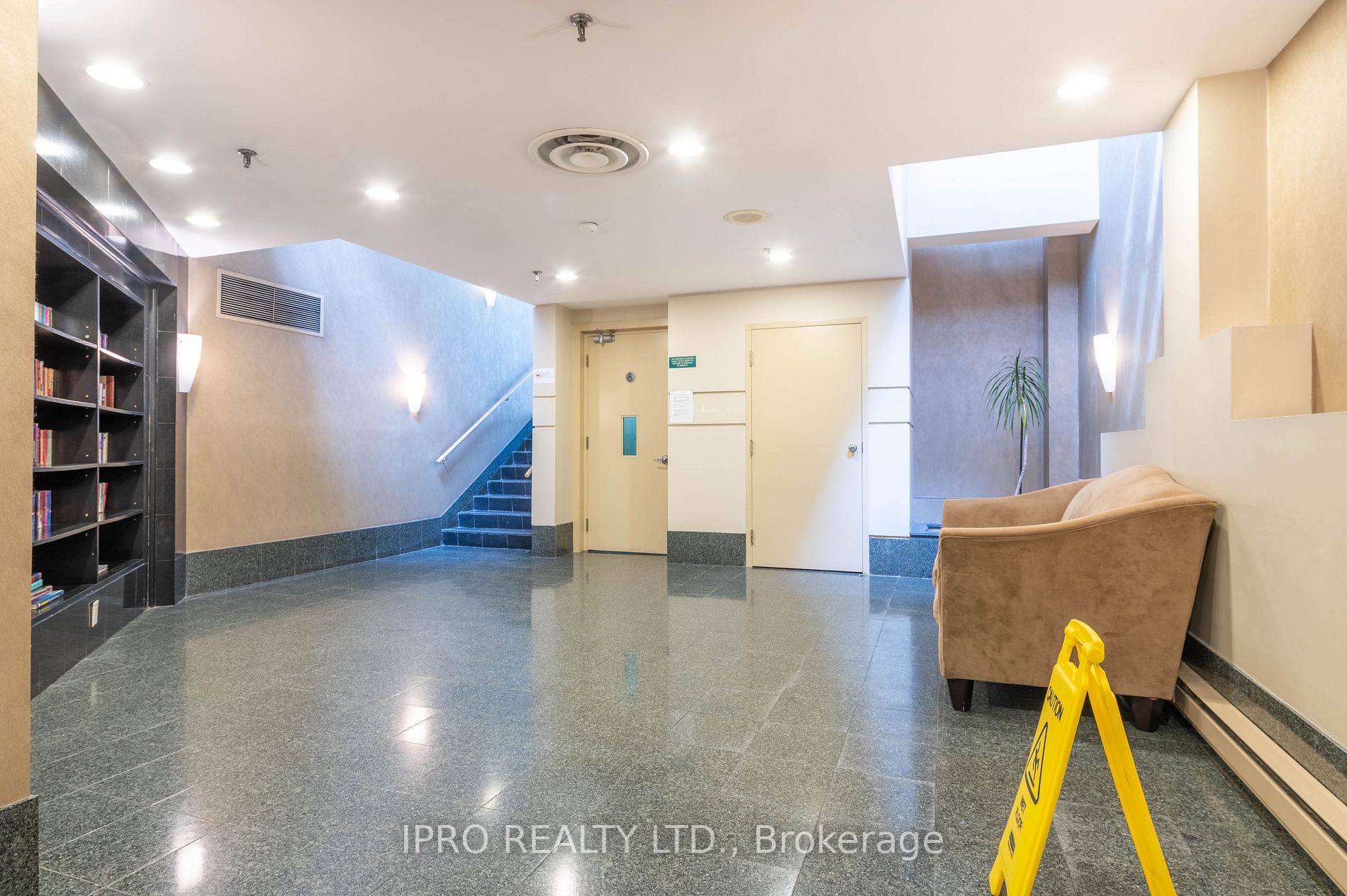 44 Gerrard St W, #1808