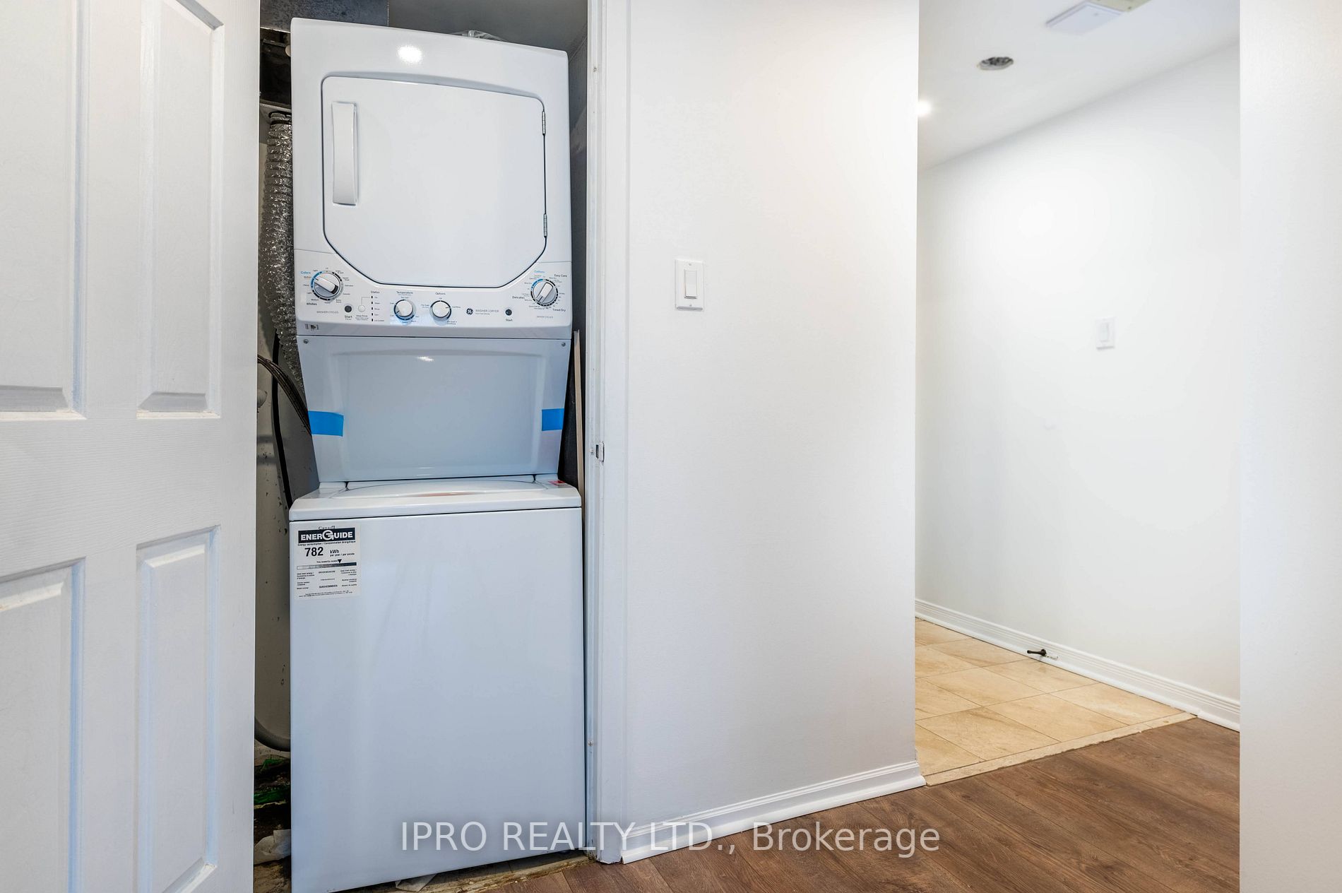 44 Gerrard St W, #1808
