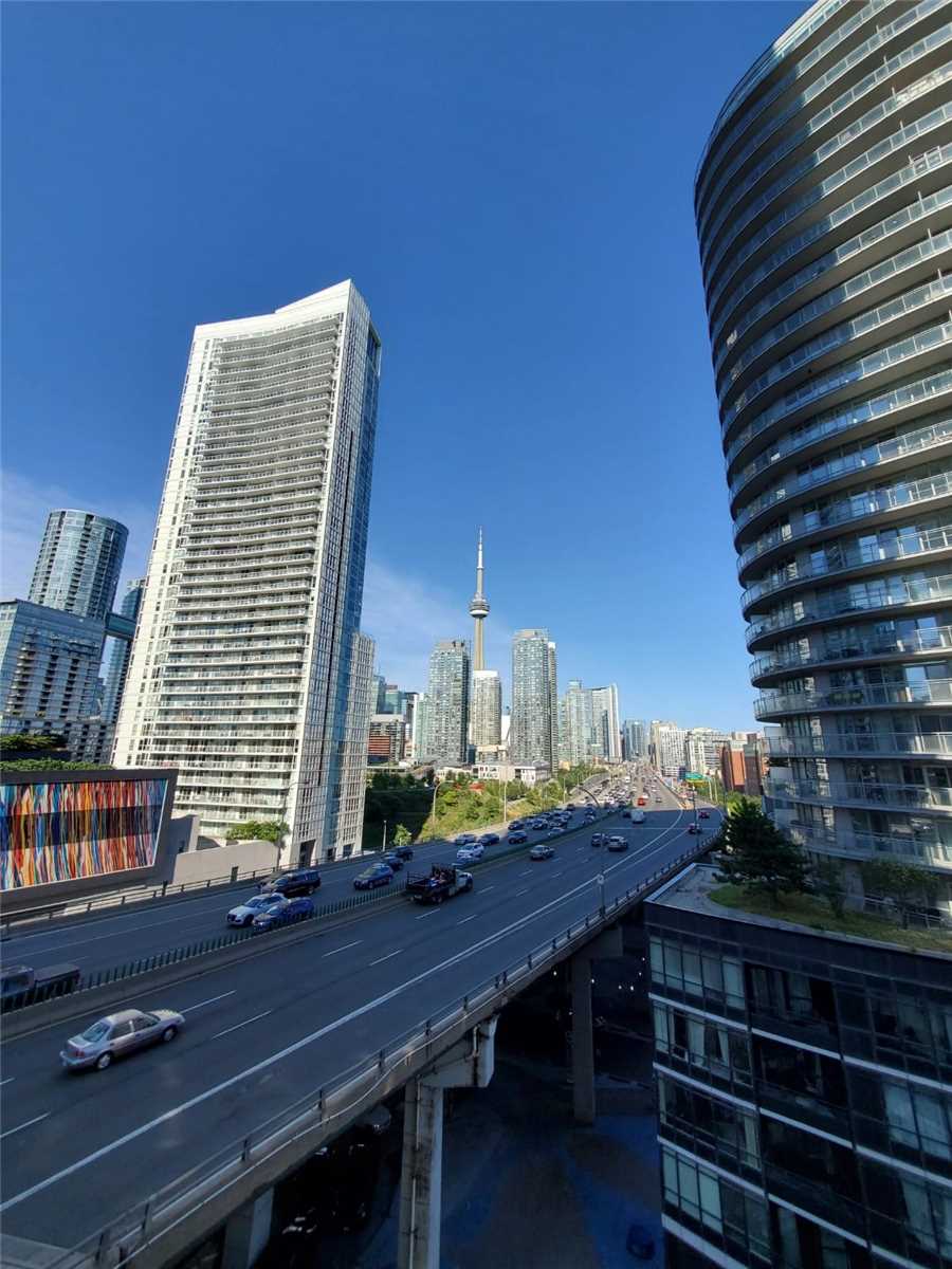 17 Bathurst Street, #911