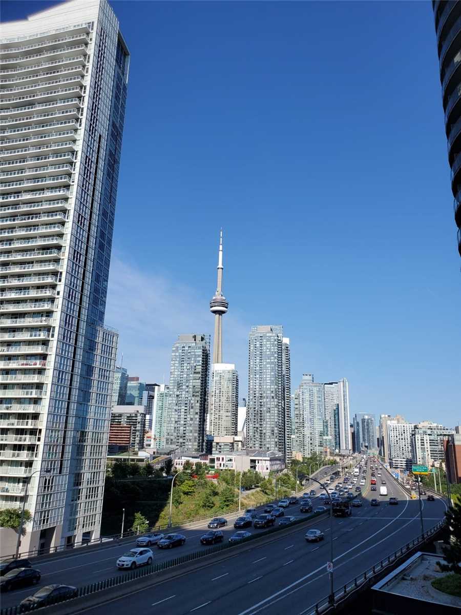 17 Bathurst Street, #911