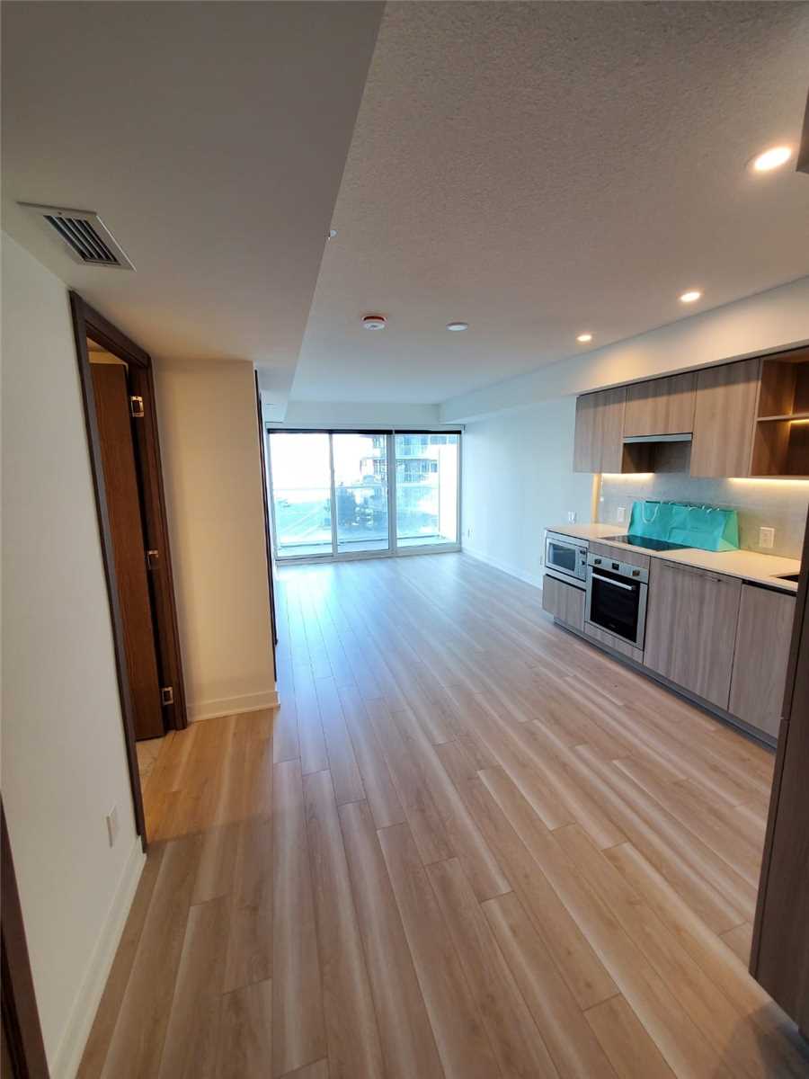 17 Bathurst Street, #911