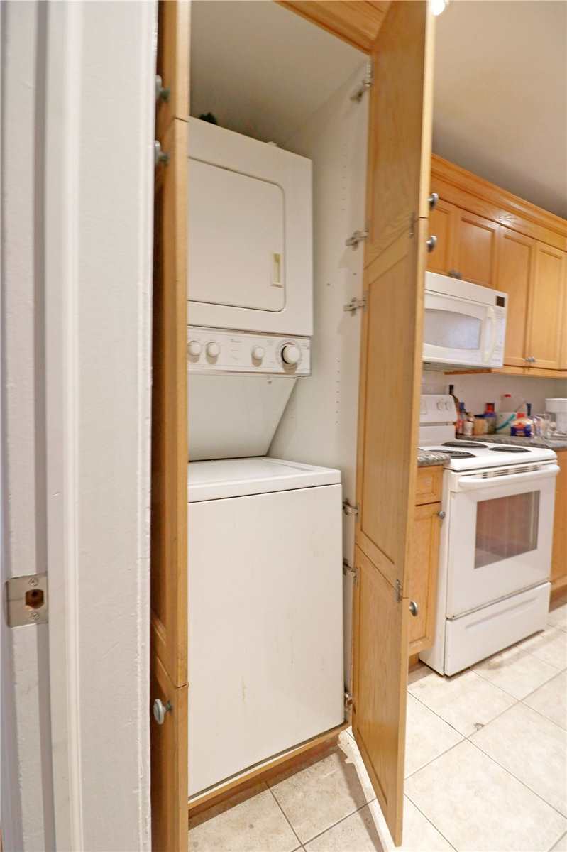 6 Poplar Plains Crescent, #Main