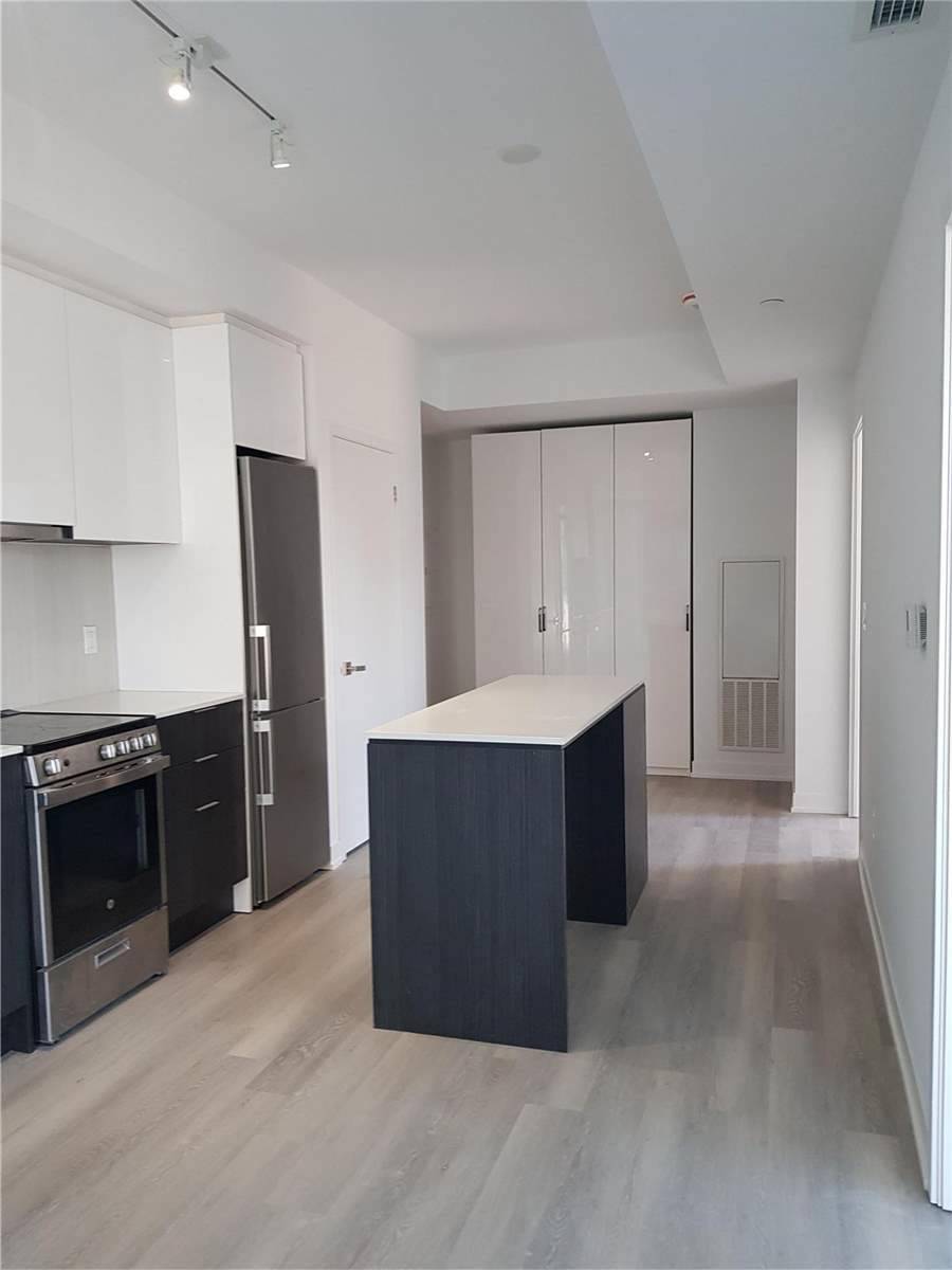 31 Tippett Rd, #731