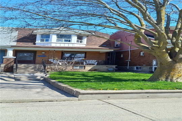 8 Amherst Ave, Toronto