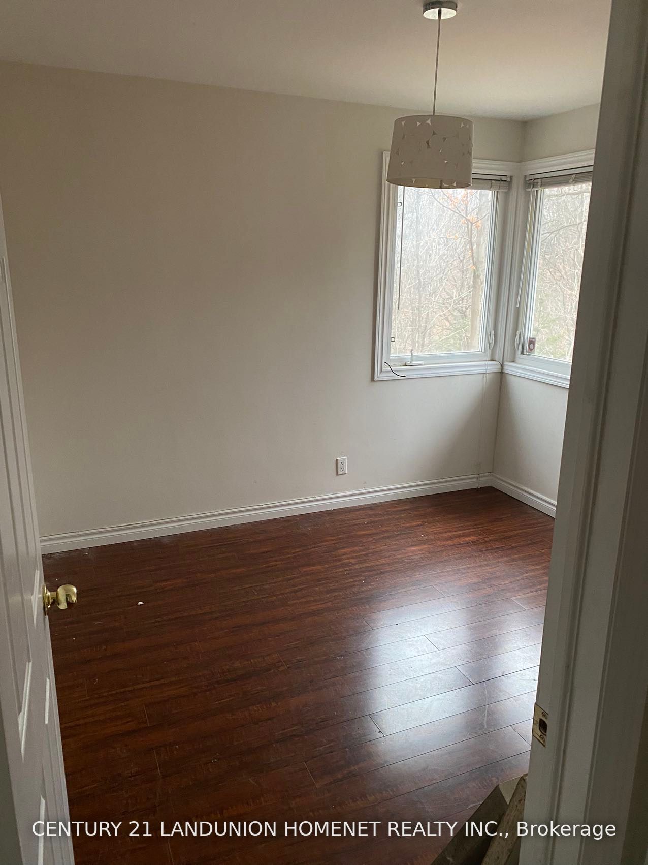 23 Roycrest Ave