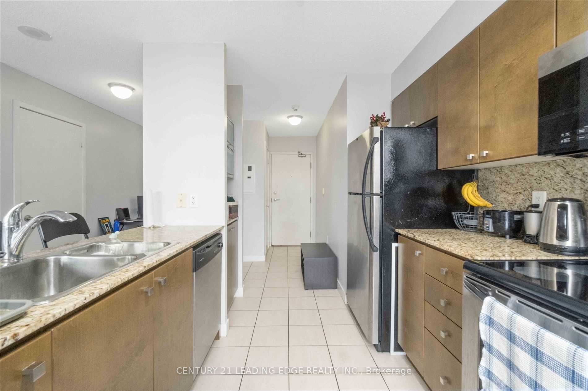 Listing C5915816 - Large Photo # 3