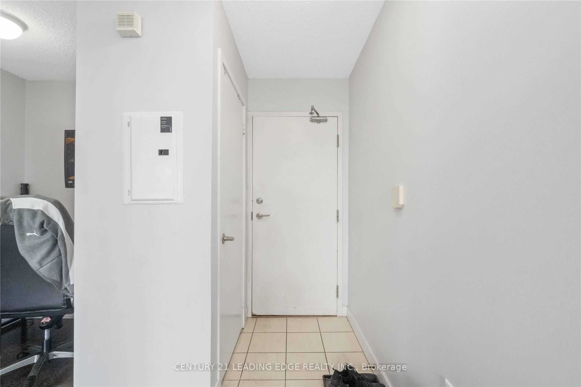 Listing C5915816 - Large Photo # 2
