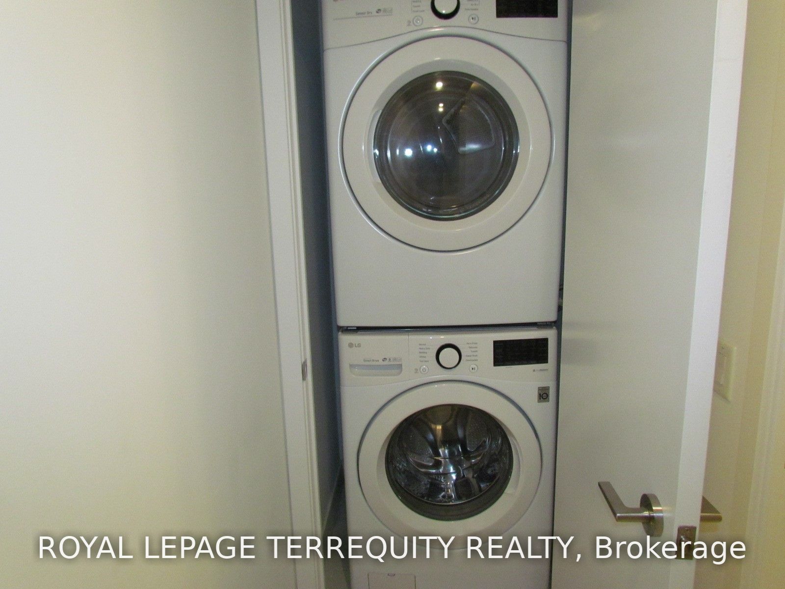 120 Parliament St, #421