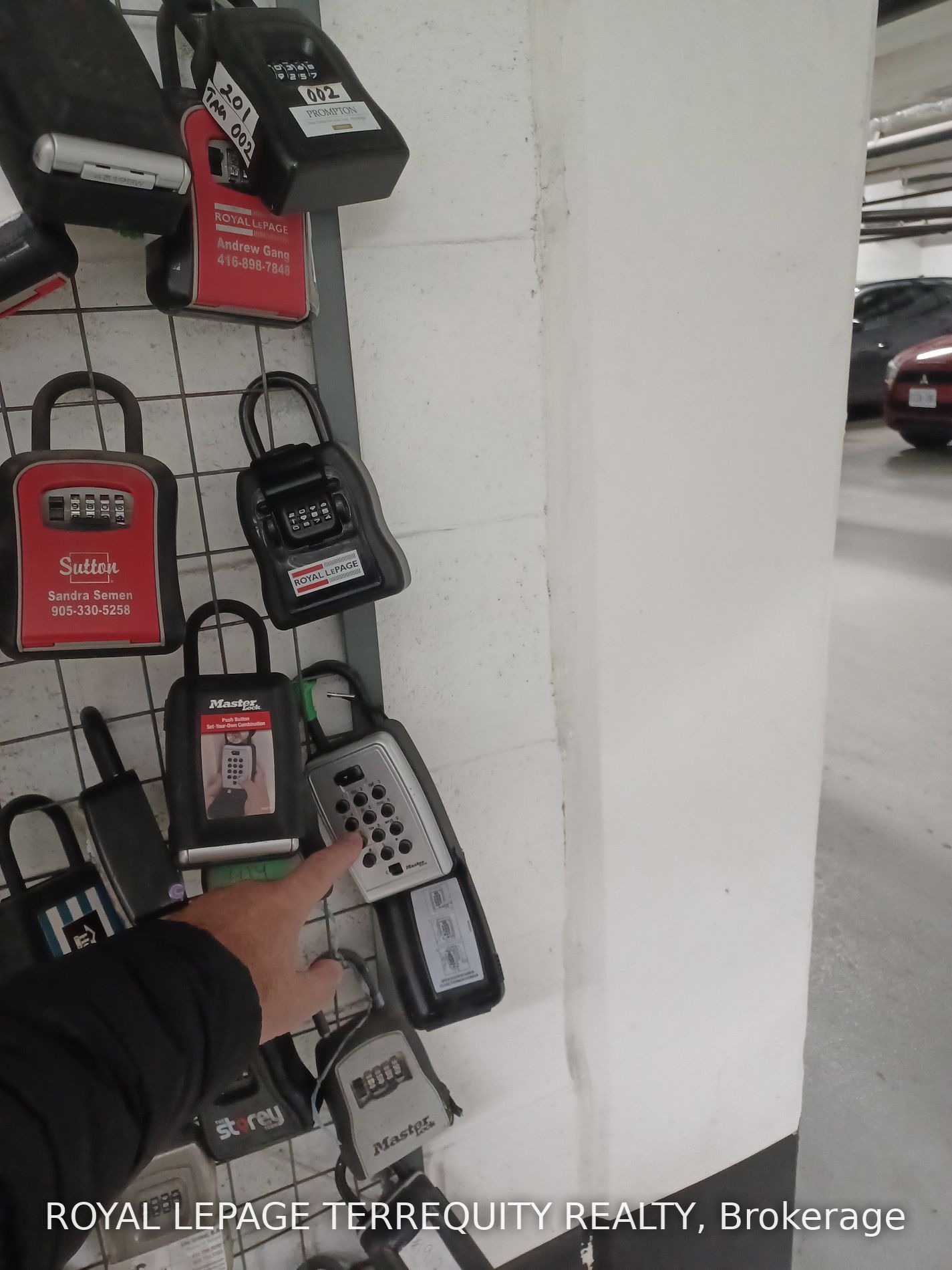 120 Parliament St, #421