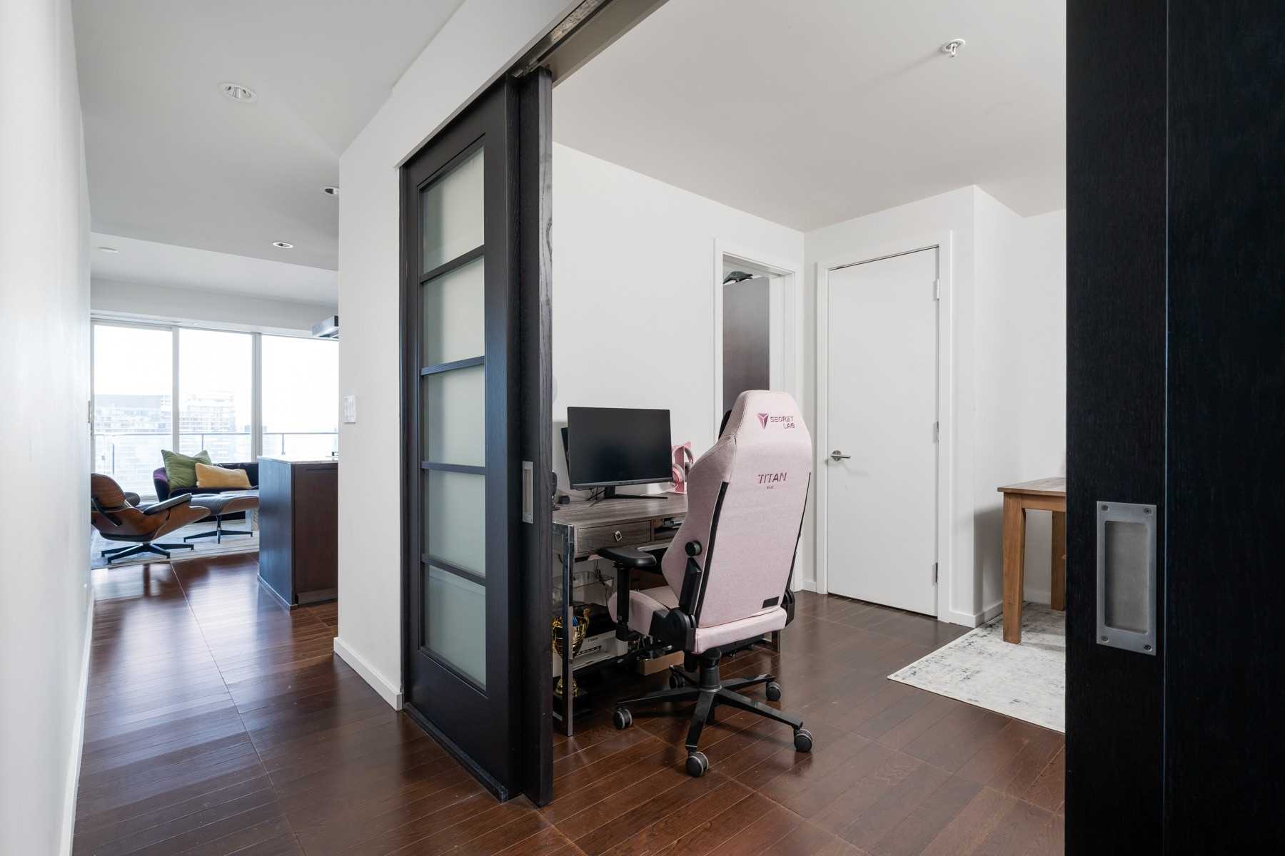 180 University Ave, #4103