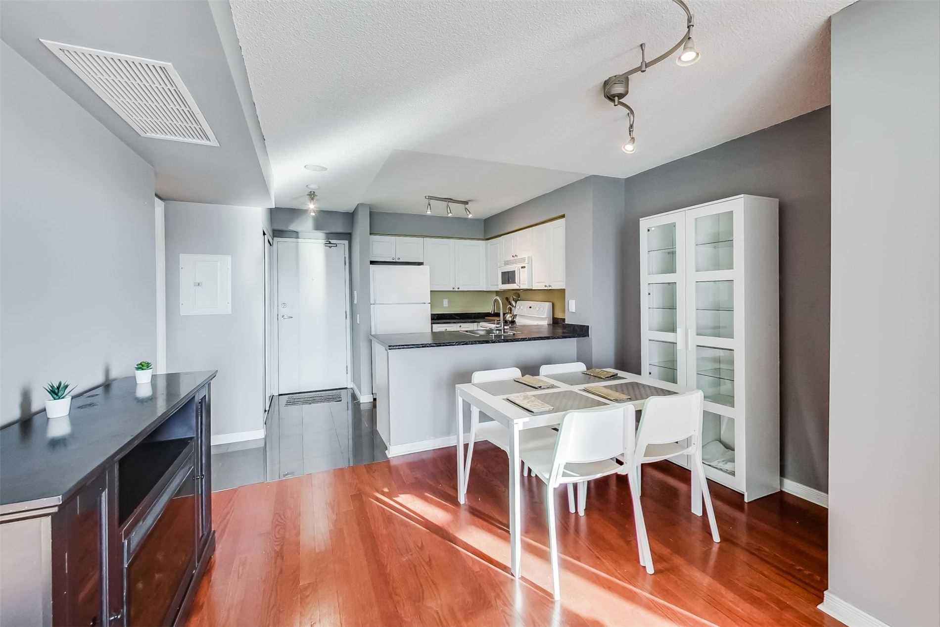 28 Harrison Garden Boulevard #906