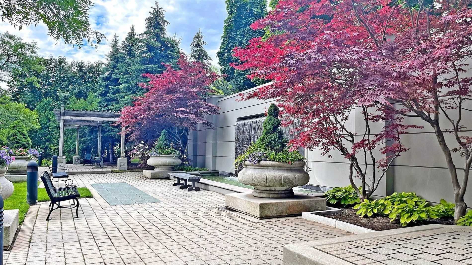 28 Harrison Garden Boulevard #906