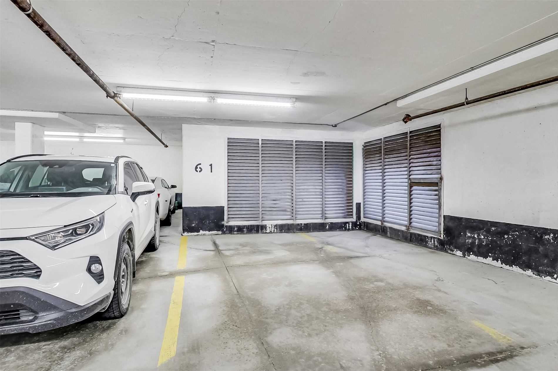 28 Harrison Garden Boulevard #906