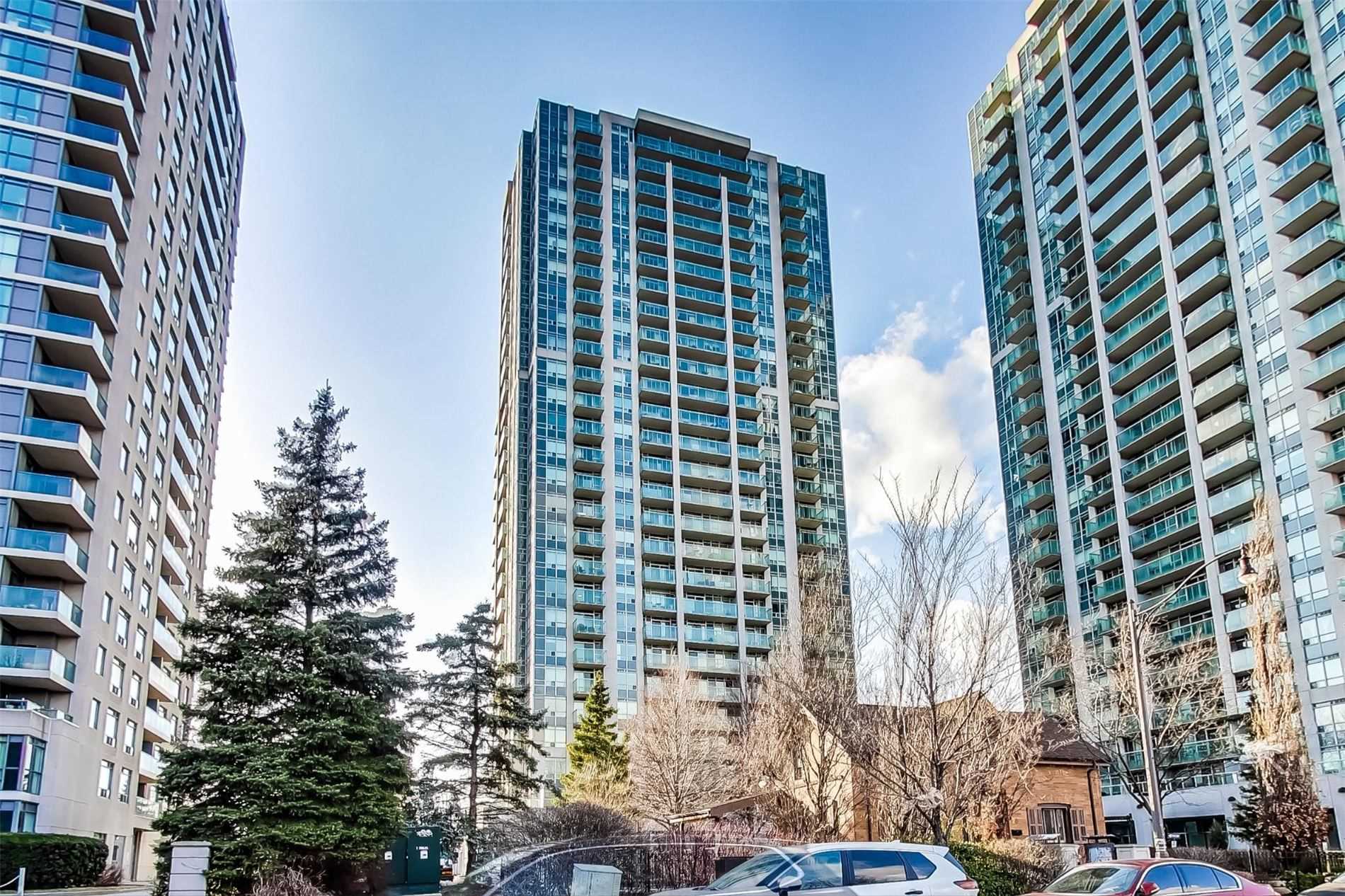 28 Harrison Garden Boulevard #906