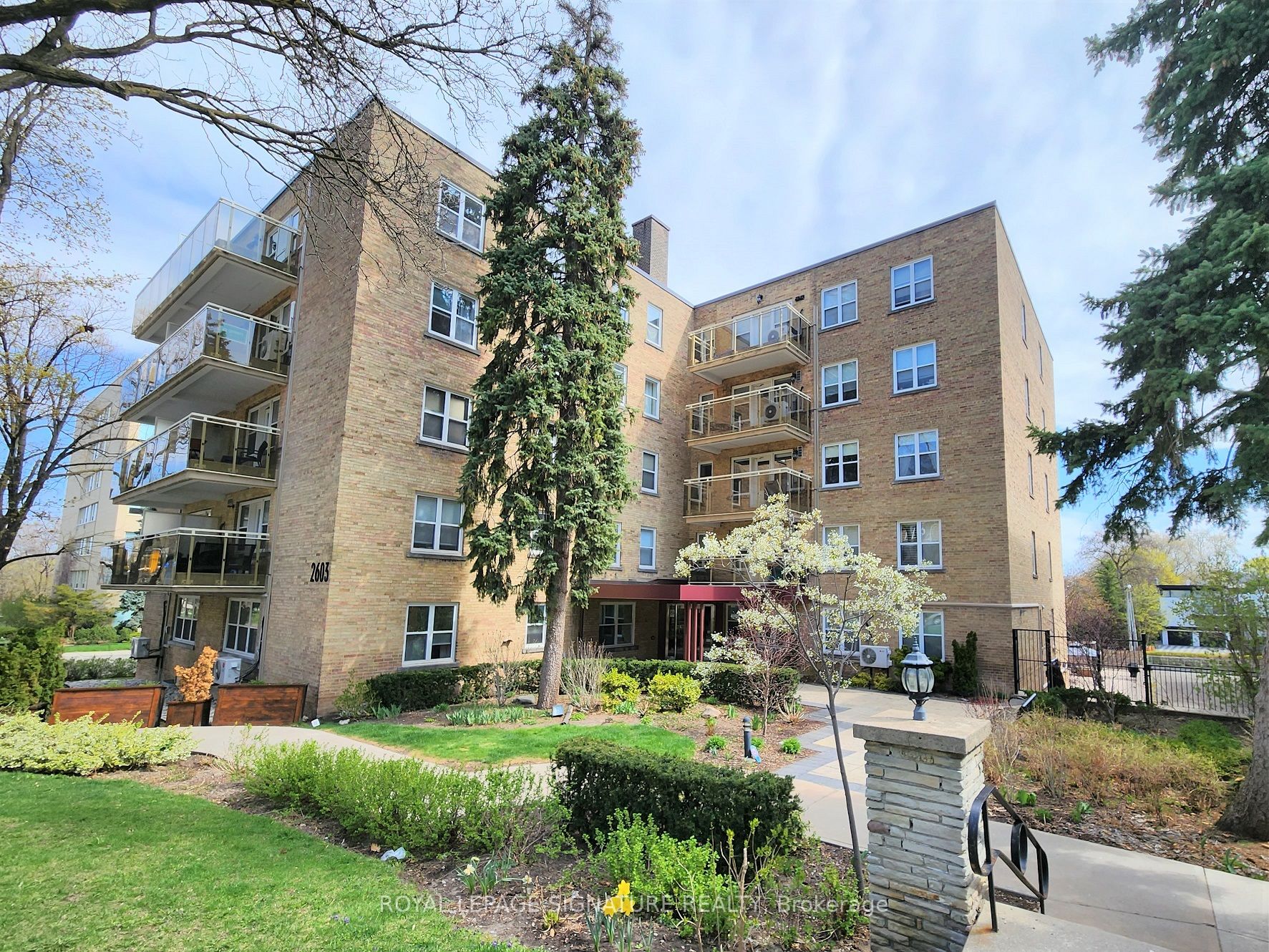 2603 Bathurst St, #601