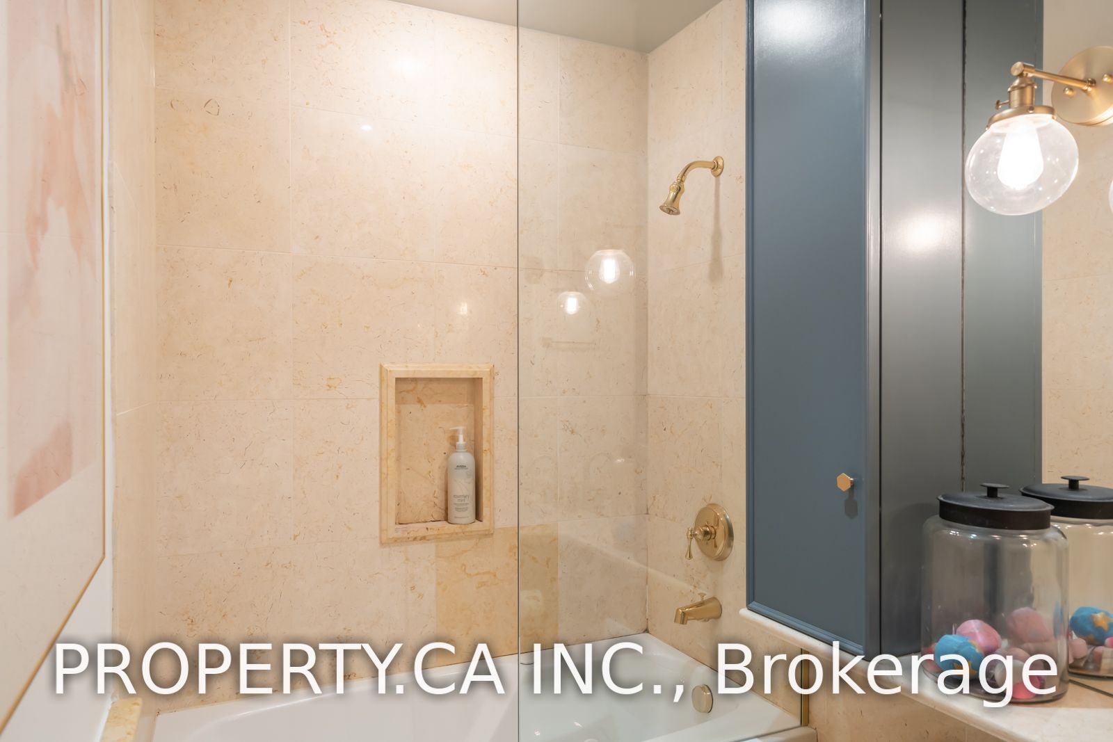 33 Delisle Ave, #201