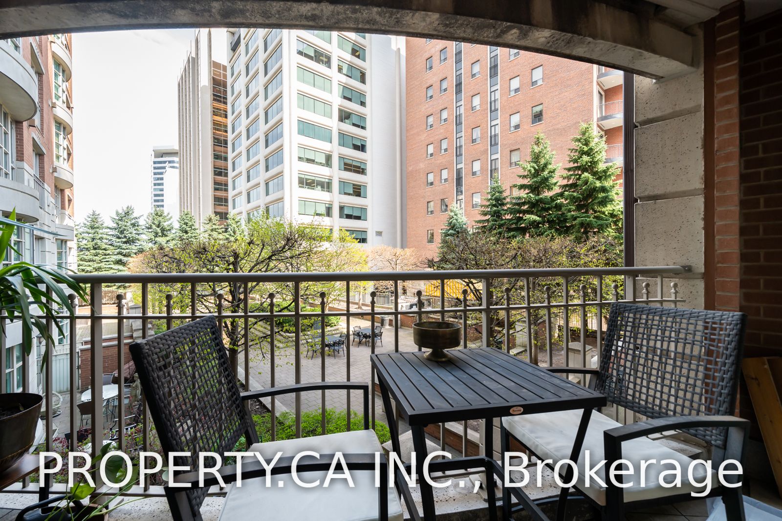 33 Delisle Ave, #201