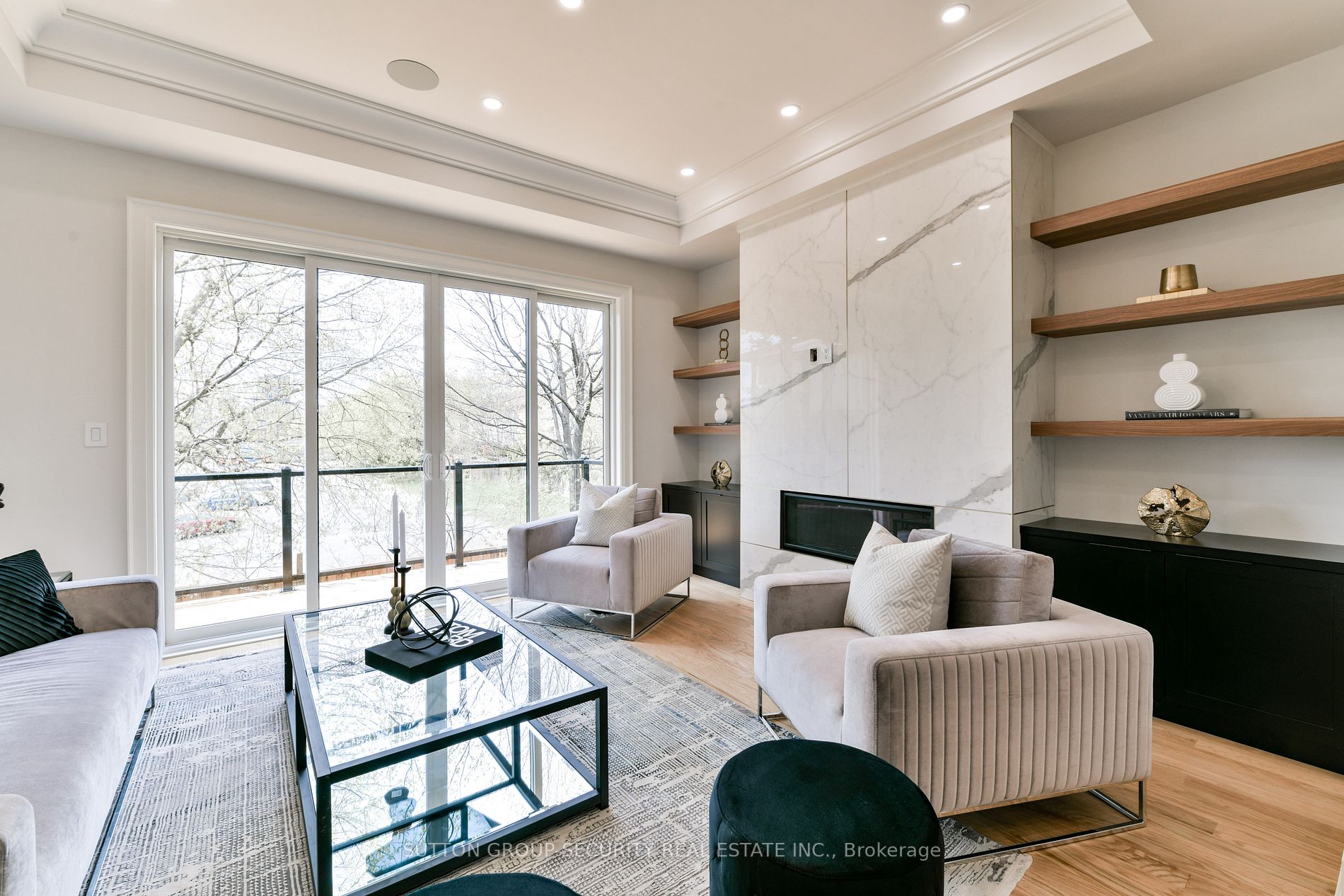 16 Hycrest Ave