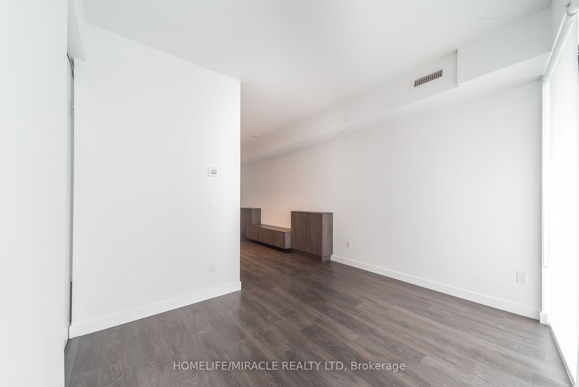 215 Queen St W, #1405