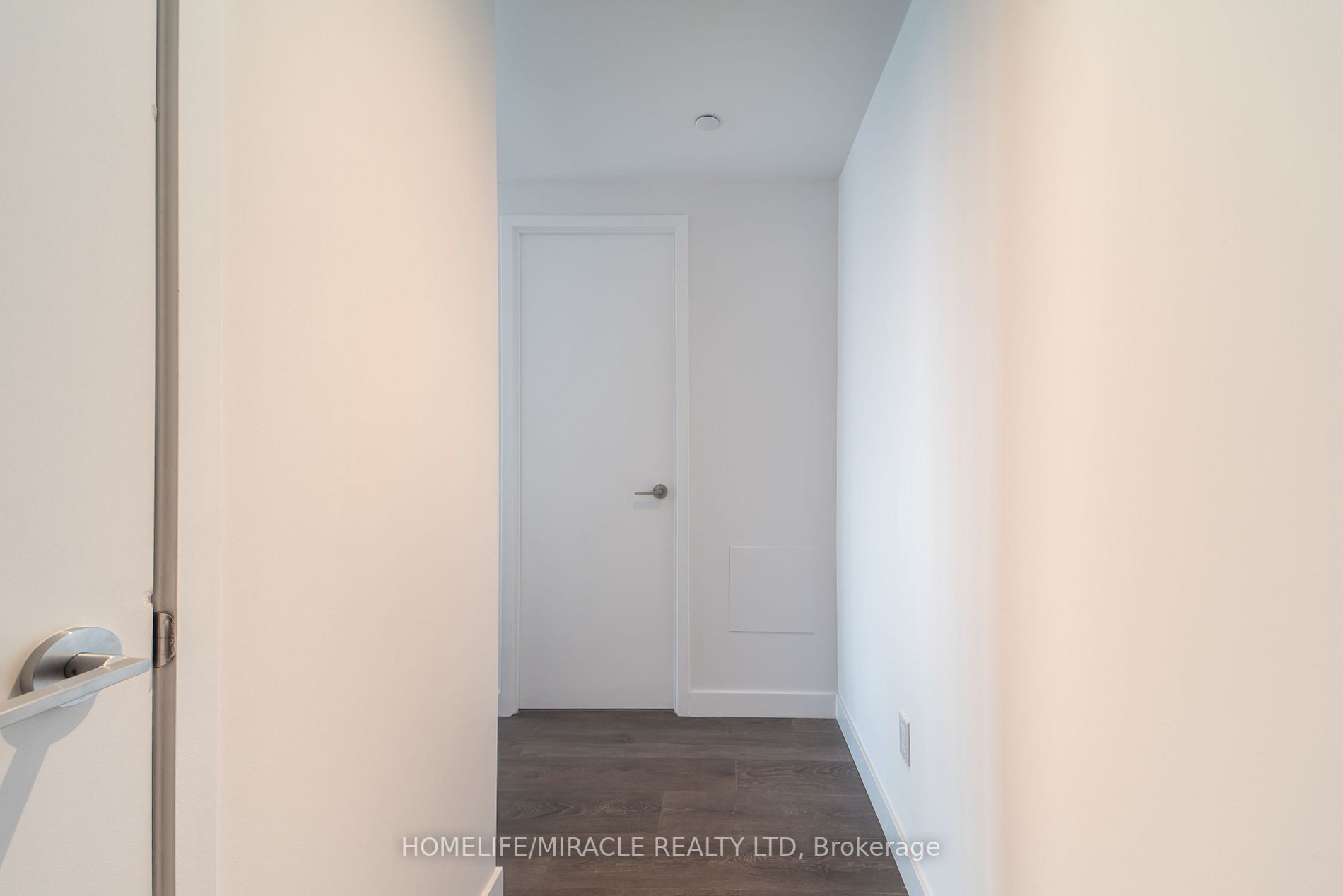 215 Queen St W, #1405