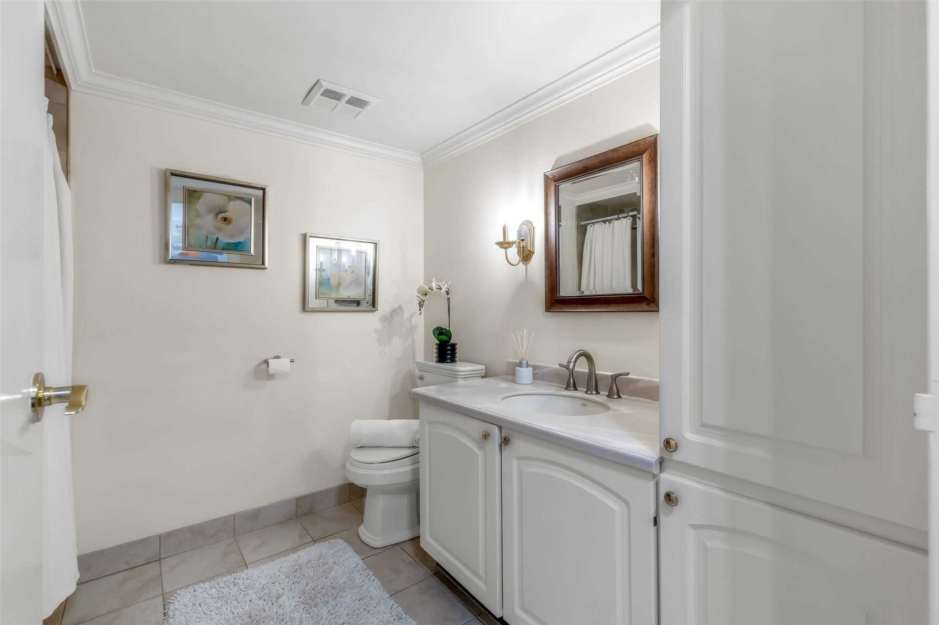 Listing C5920845 - Large Photo # 32