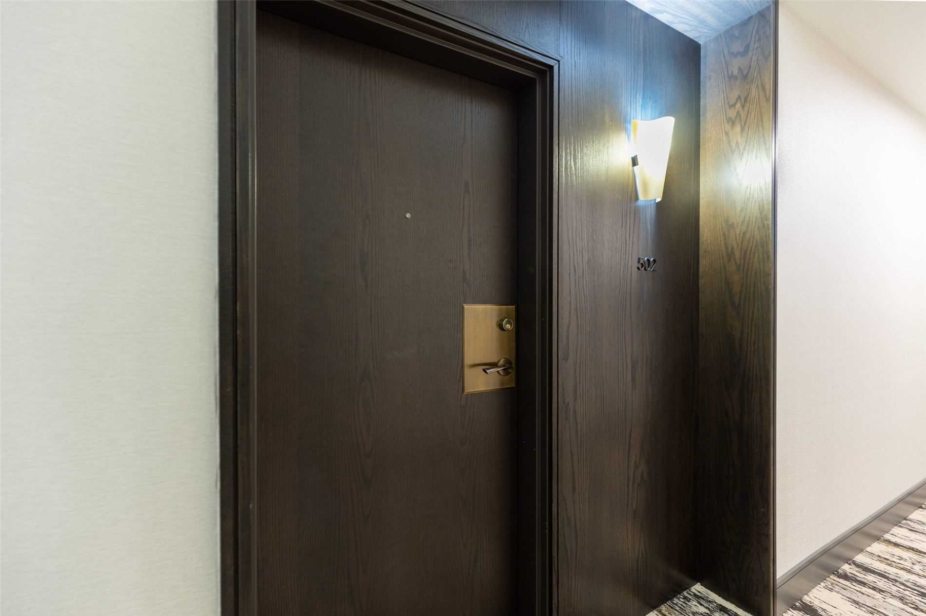 Listing C5920845 - Large Photo # 3