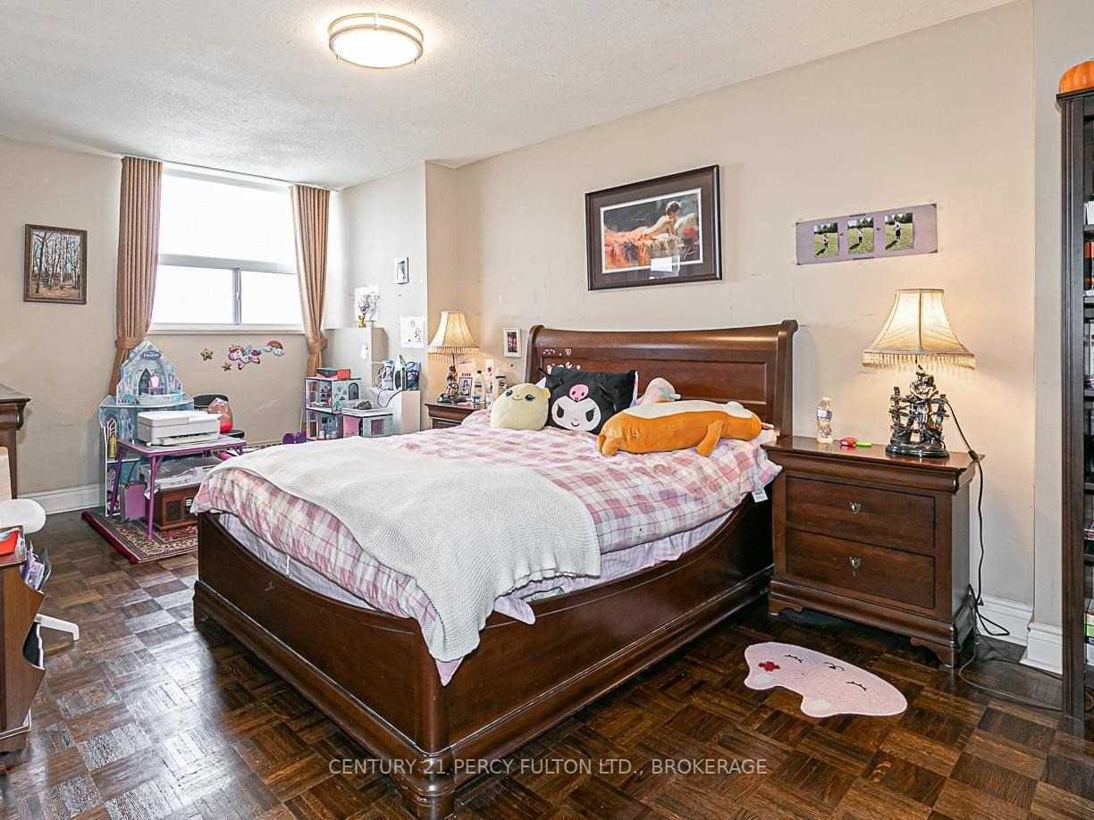 Listing C5921307 - Large Photo # 16