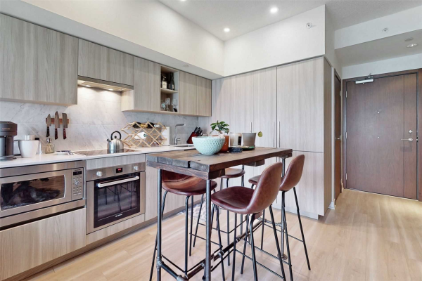 19 Bathurst St, Toronto