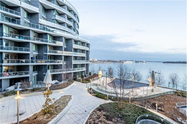 1 Edgewater Dr, Toronto