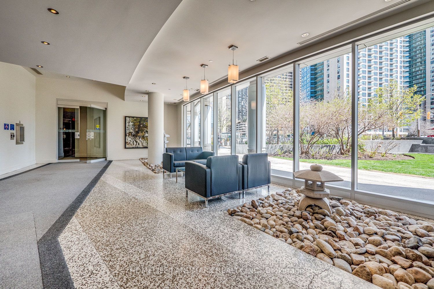 8 York St, #612