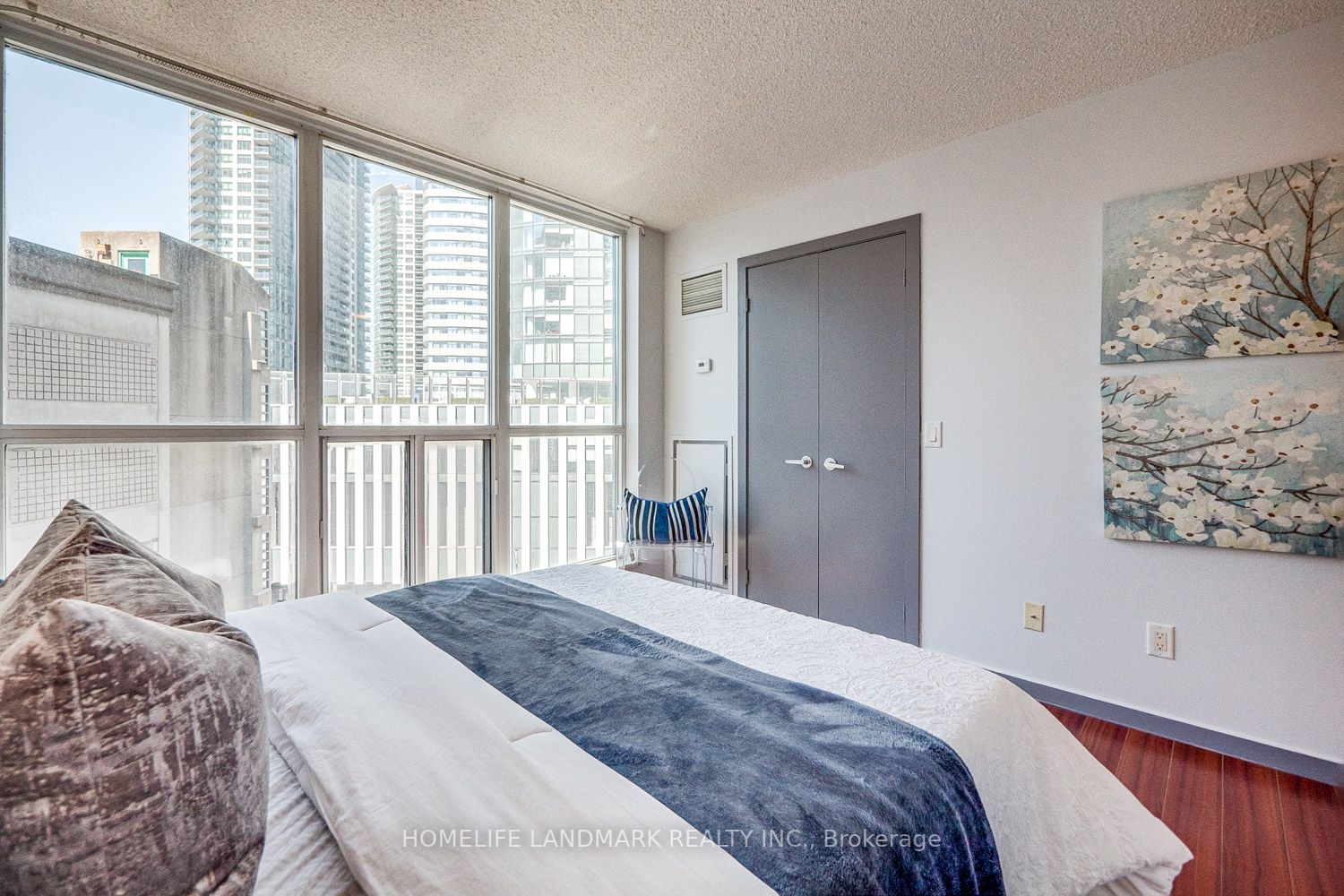 8 York St, #612