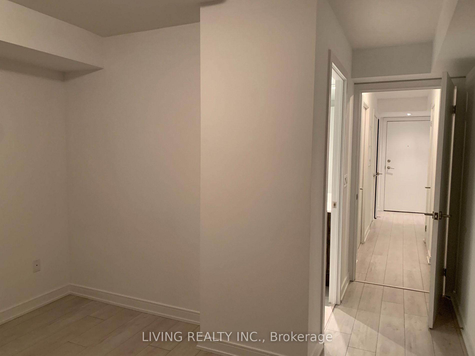 525 Adelaide St W, #502