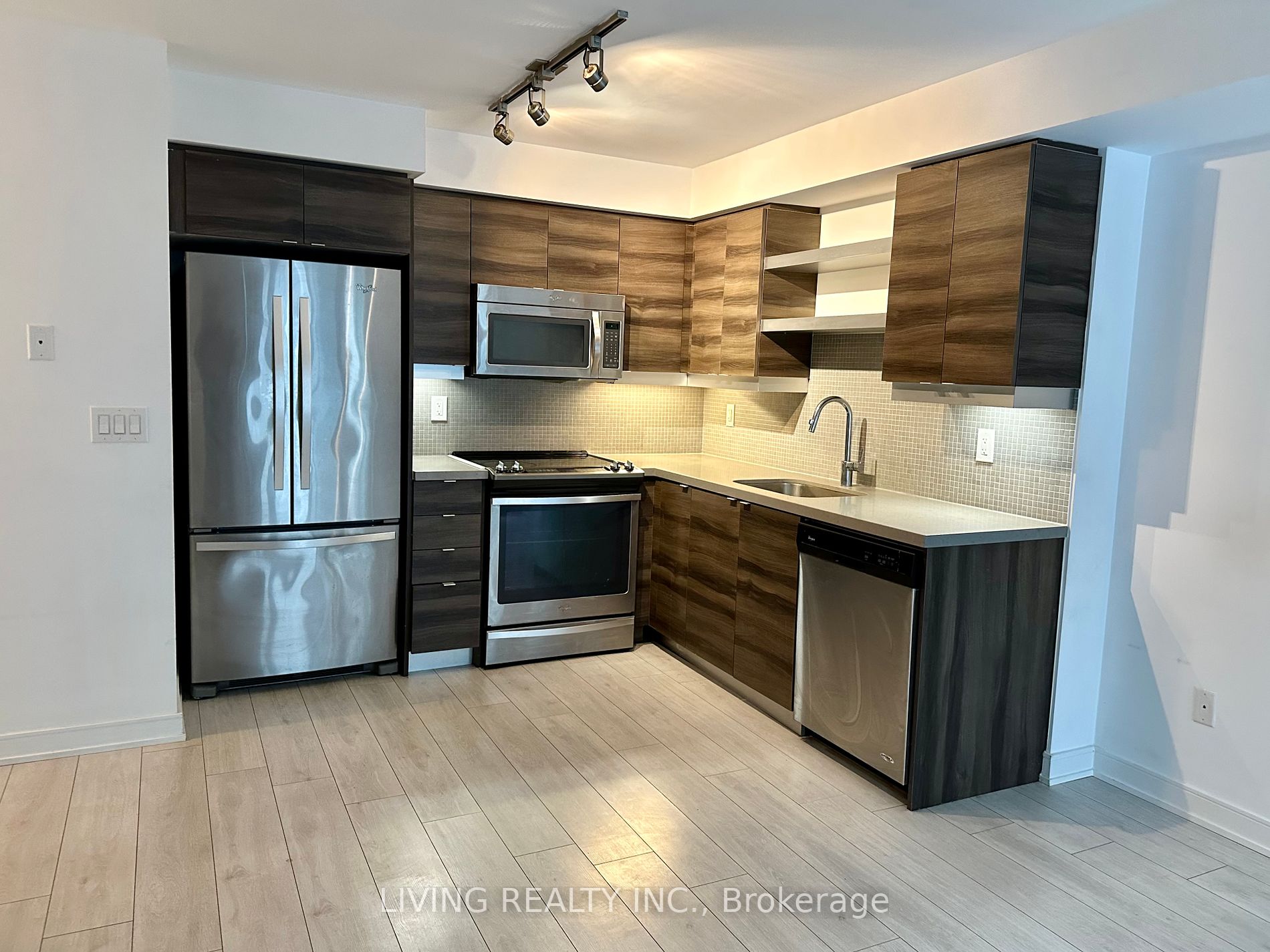 525 Adelaide St W, #502