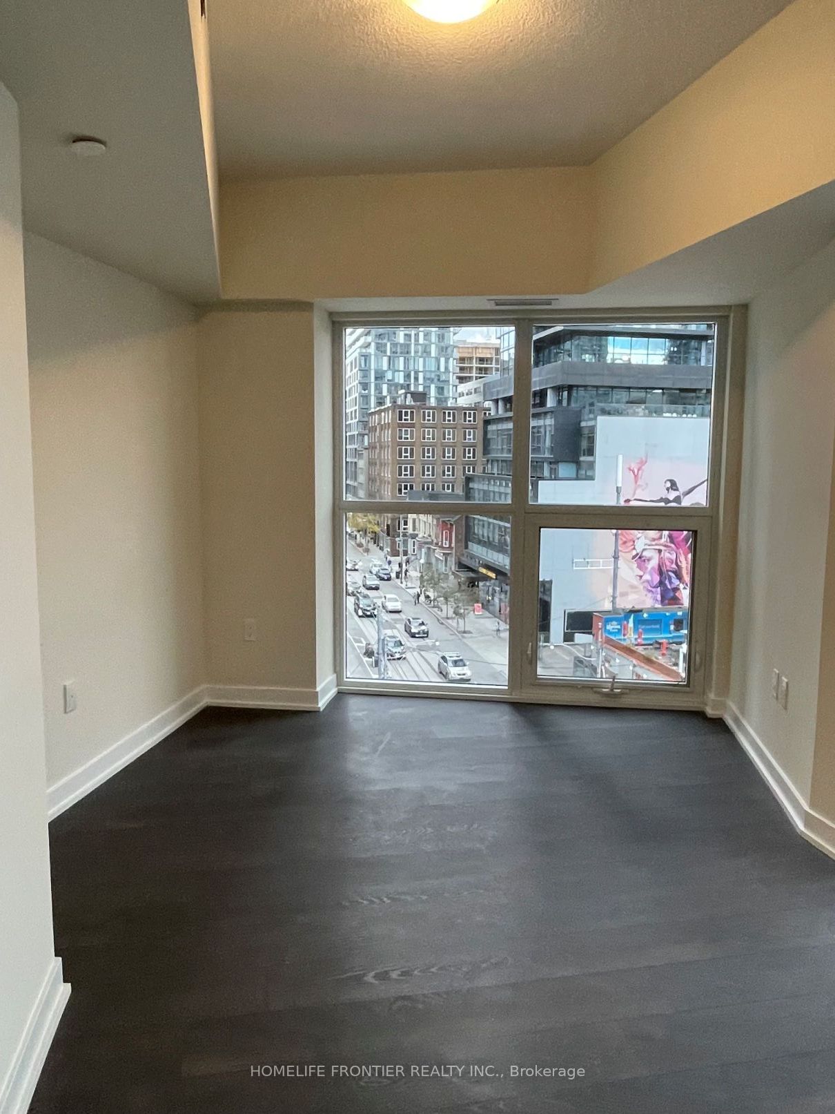 99 John St, #512