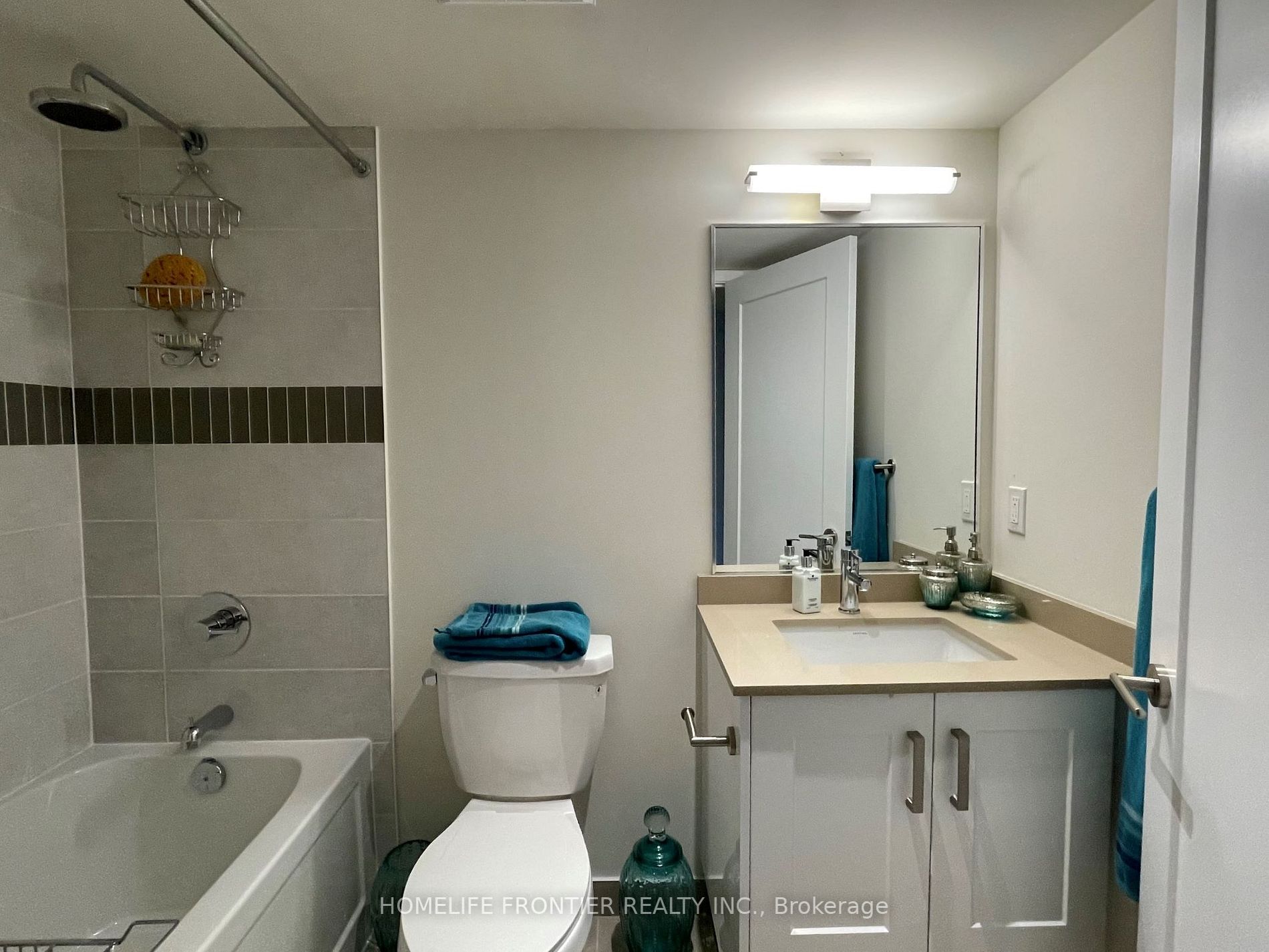 99 John St, #512
