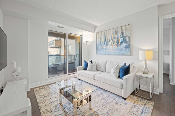 760 Sheppard Ave W, Toronto
